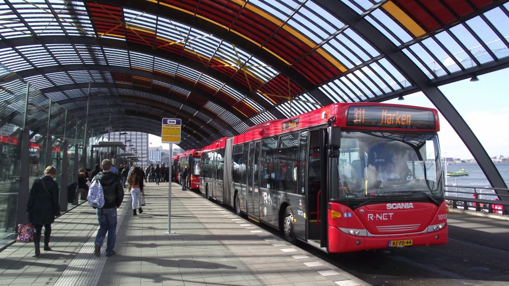 Amsterdam CS busstation bus Marken